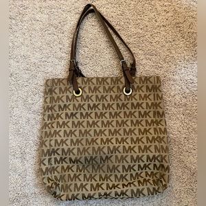 Michael Kors Jet Set Beige Tote purse